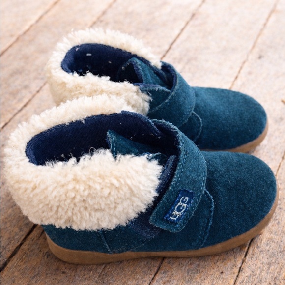 UGG Other - UGG Unisex-Child T Nolen Fashion Boot size 9